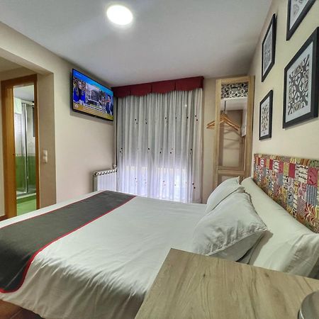 Vicolozano Hostal La Colmena מראה חיצוני תמונה