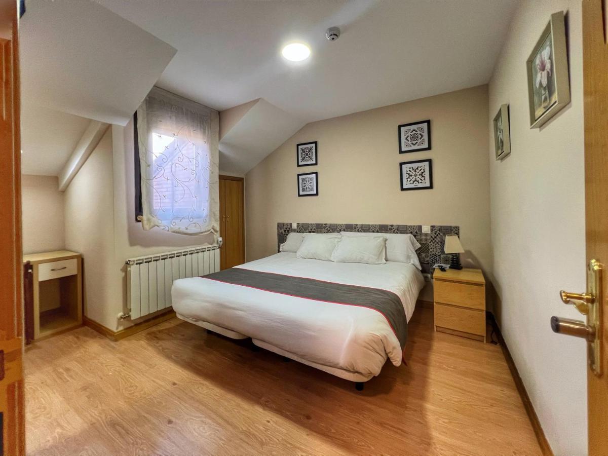 Vicolozano Hostal La Colmena מראה חיצוני תמונה