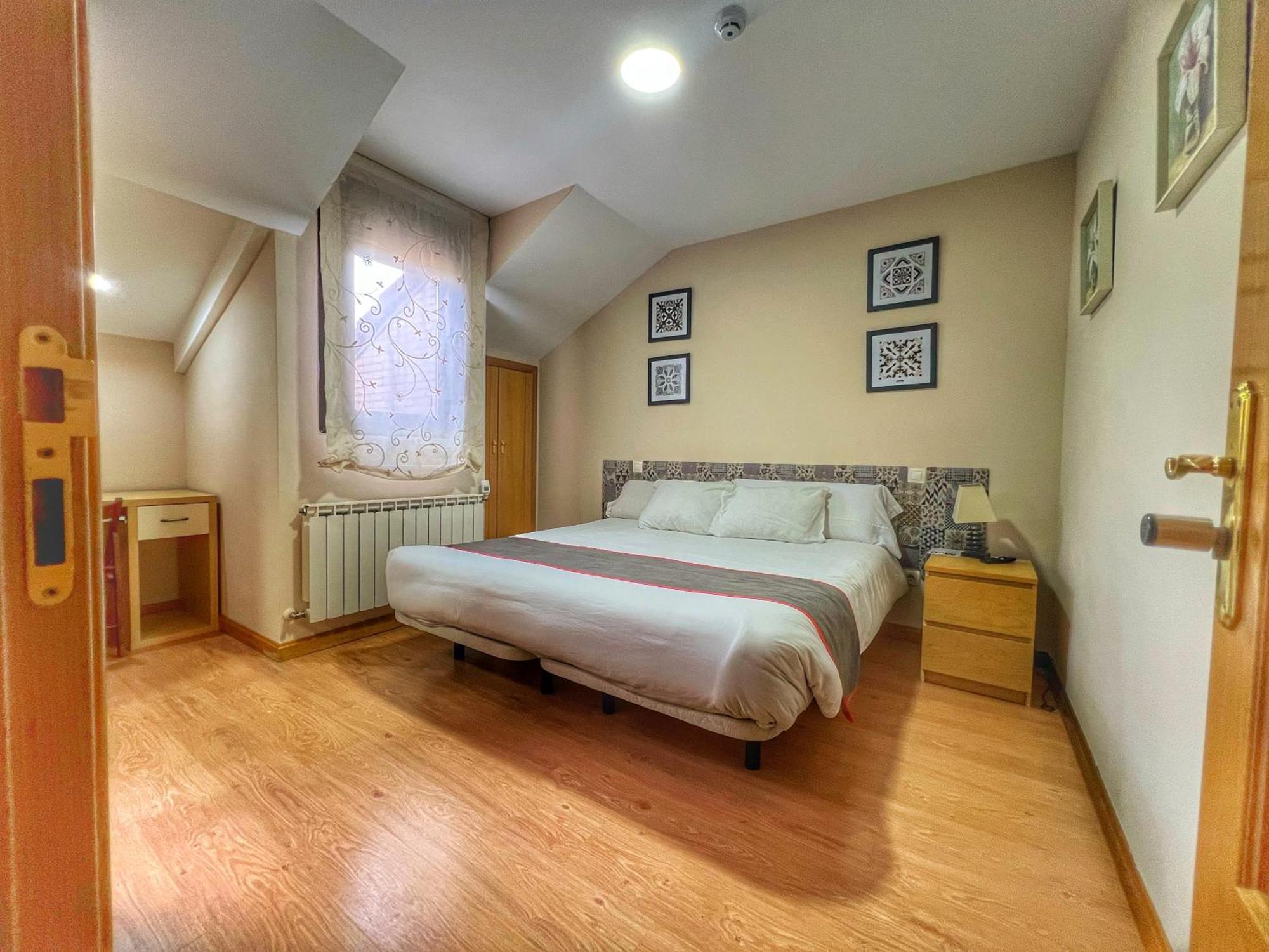 Vicolozano Hostal La Colmena מראה חיצוני תמונה