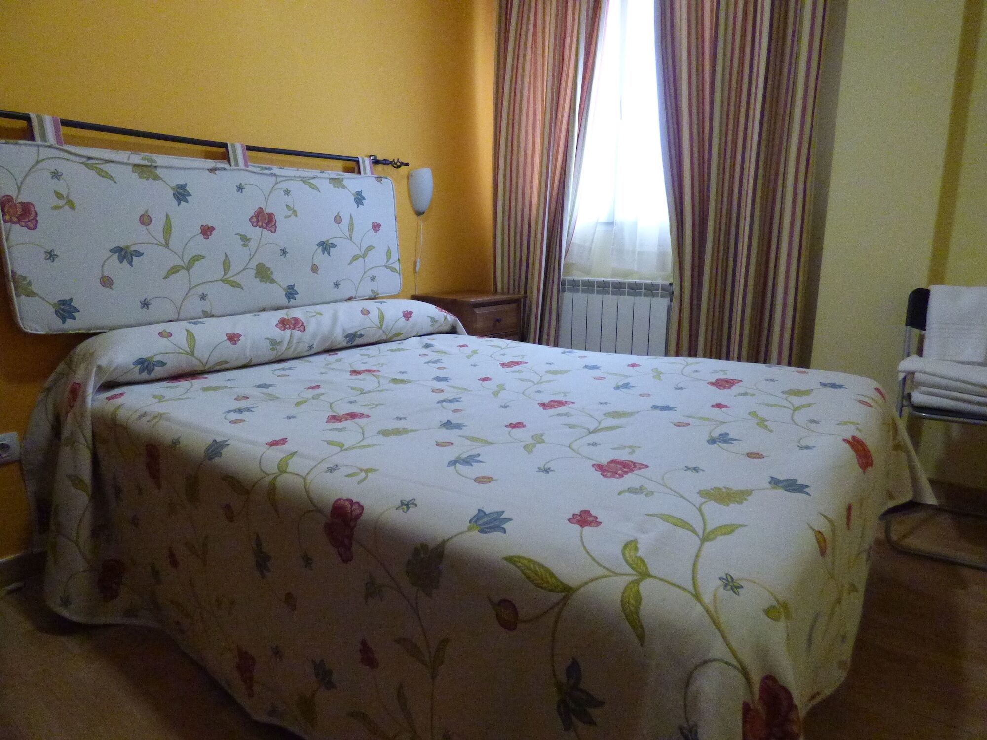 Vicolozano Hostal La Colmena מראה חיצוני תמונה